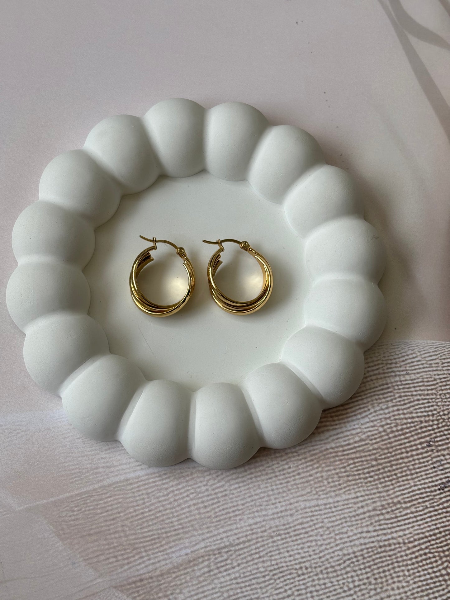 Golden Half circle lining hoop earrings