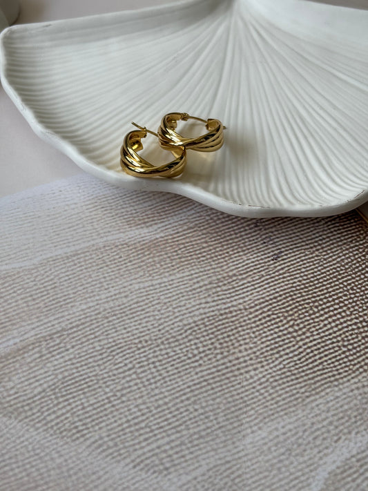 Golden Half circle lining hoop earrings