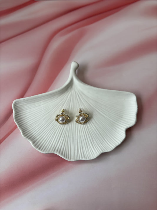 Pearl in basket earring studs