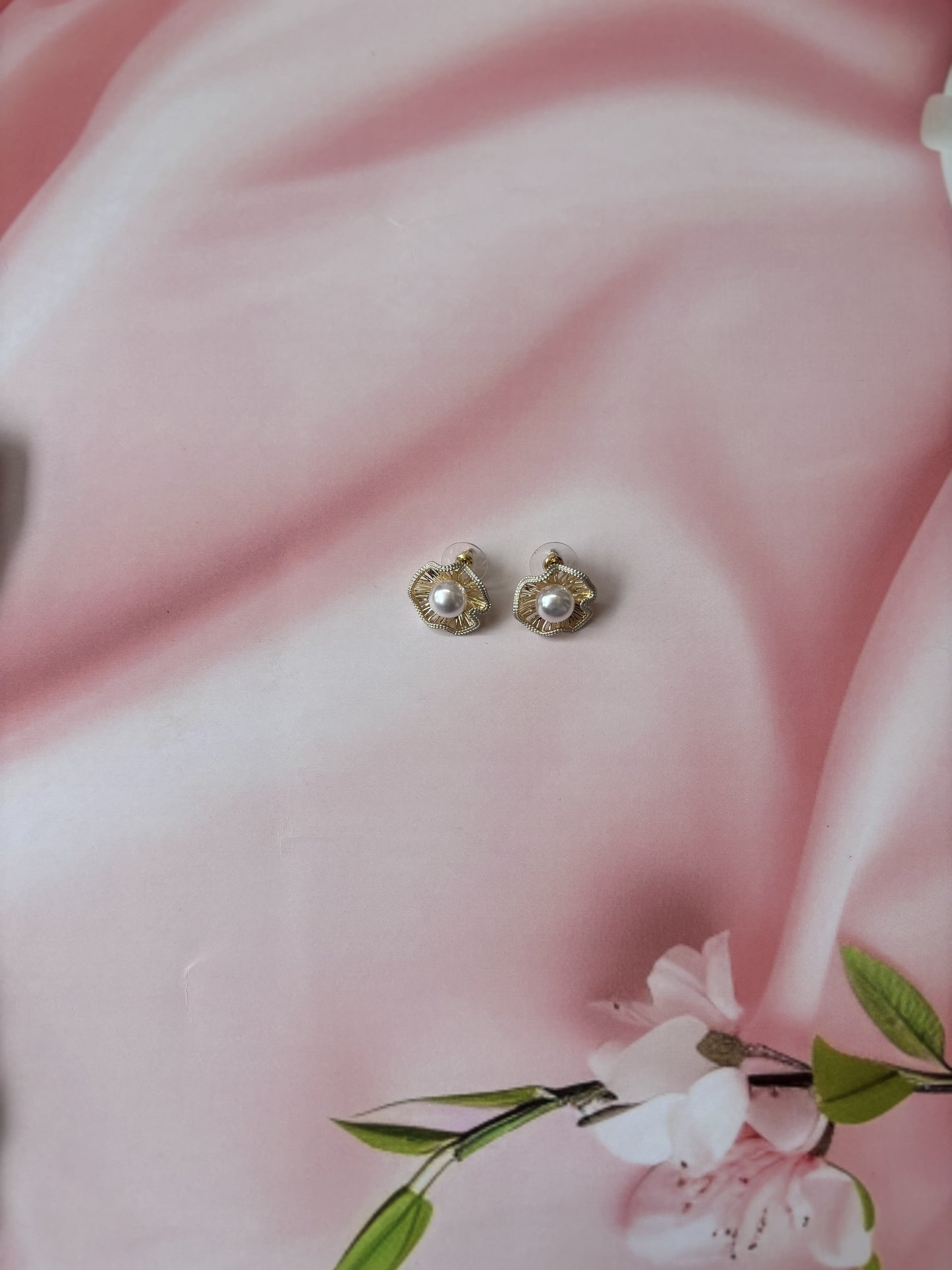 Pearl in basket earring studs