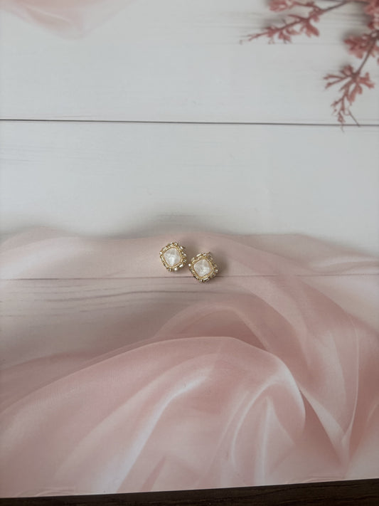 Mother of pearl kite studs