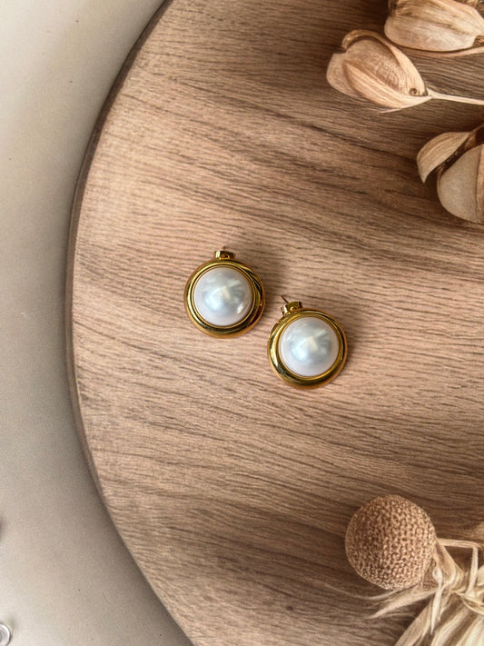 Big white pearl studs